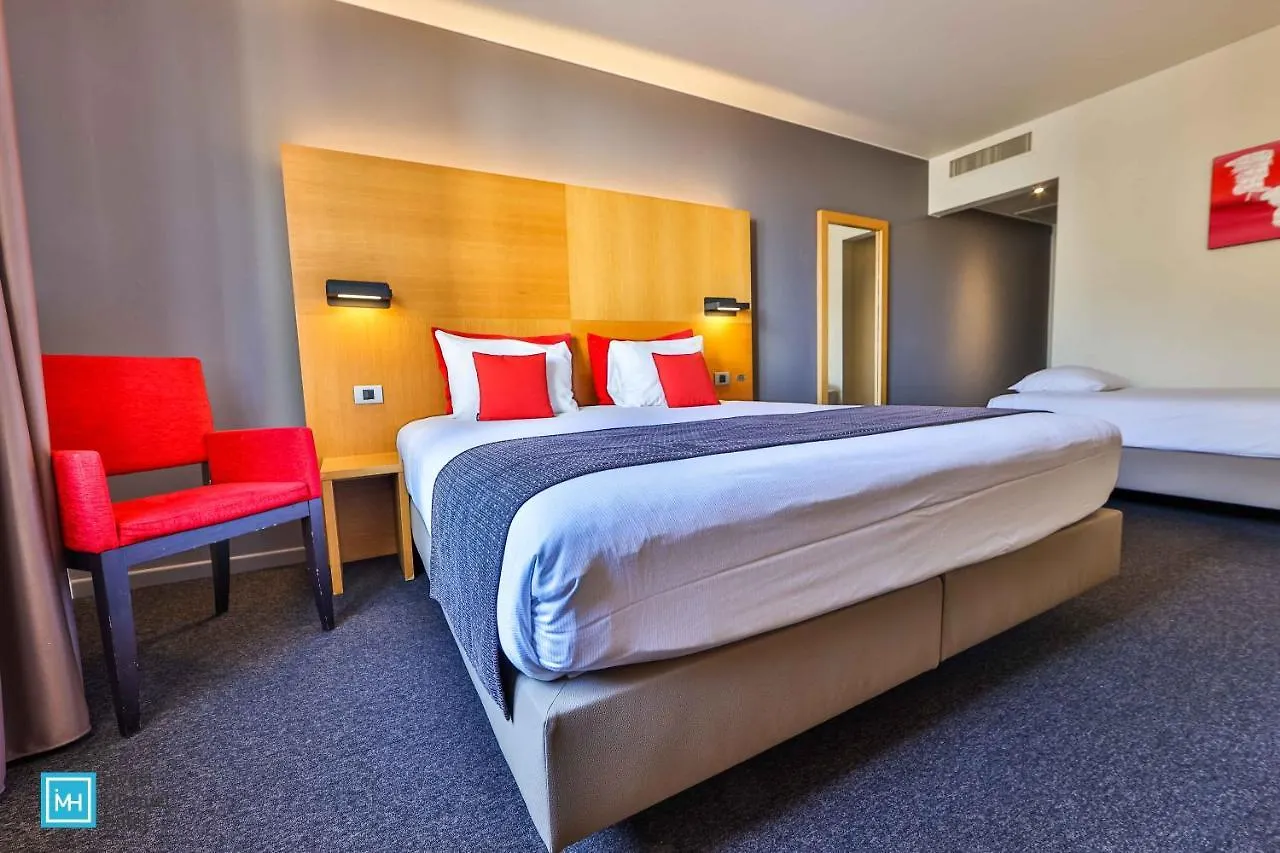 Hotel De La Couronne Lutych 3*,  Belgie